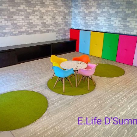 E Life D Summit Residences With Wifi & Netflix Johor Bahru Esterno foto