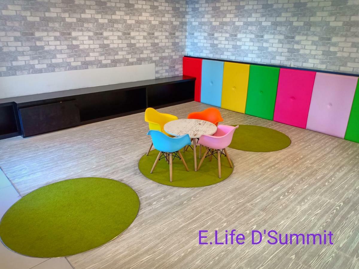 E Life D Summit Residences With Wifi & Netflix Johor Bahru Esterno foto