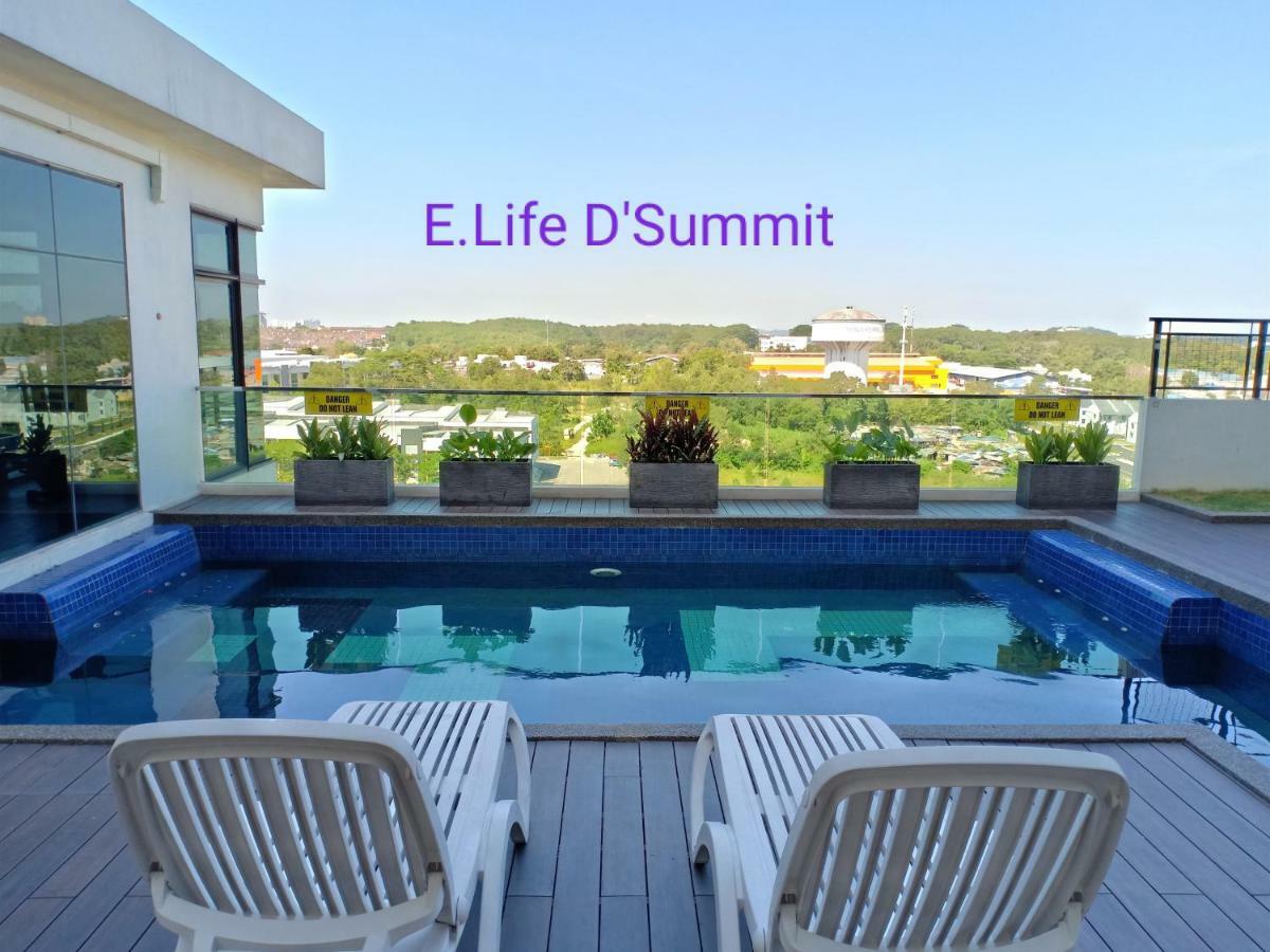 E Life D Summit Residences With Wifi & Netflix Johor Bahru Esterno foto